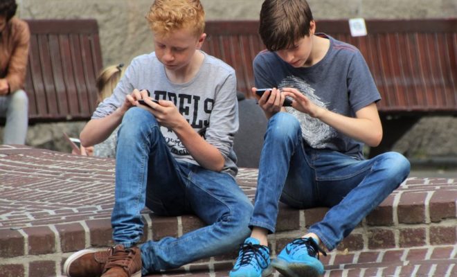 Le téléphone portable: nécessité ou drogue pour les jeunes?