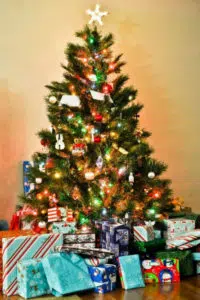 Décorer un sapin de Noel