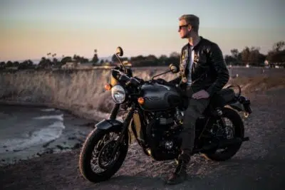 préparation moto avant conduire