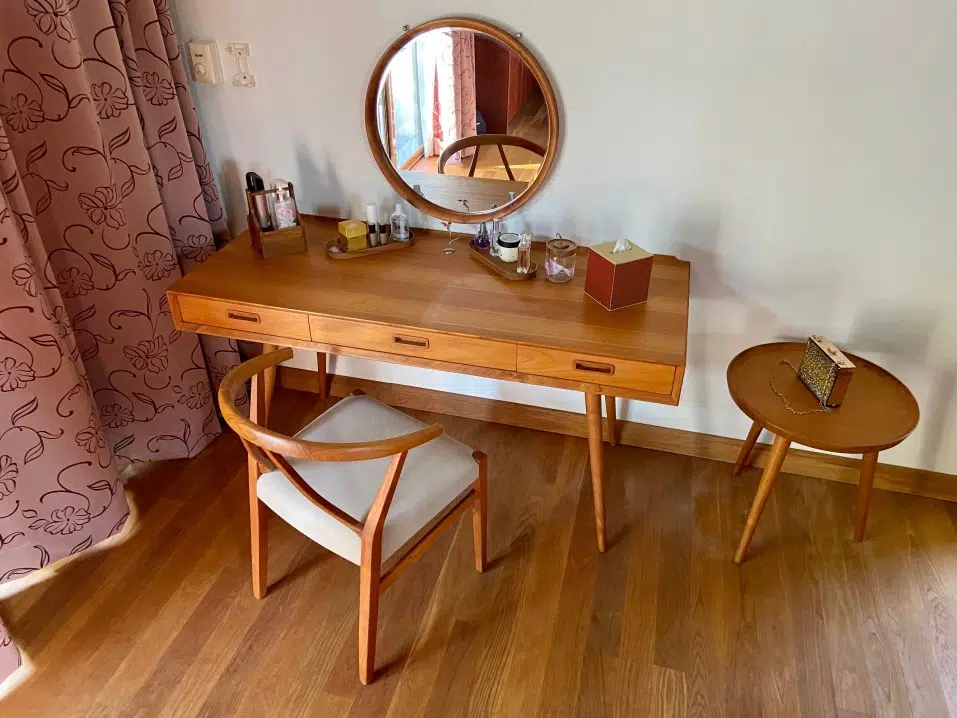 table coiffeuse en bois