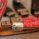 clé usb cuir