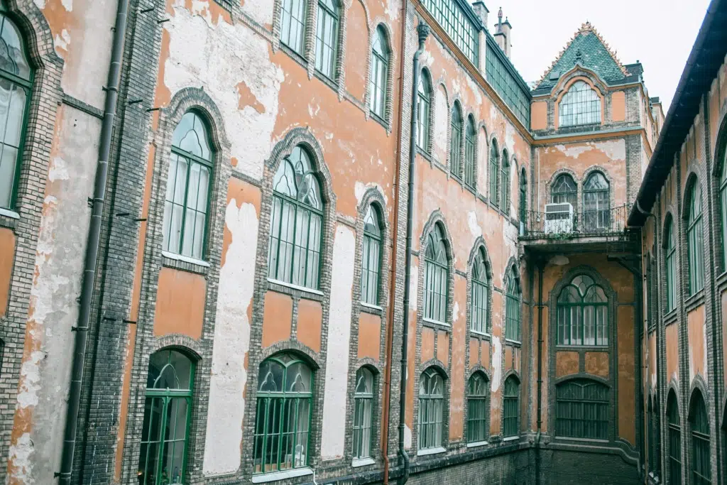 façade avec une belle peinture