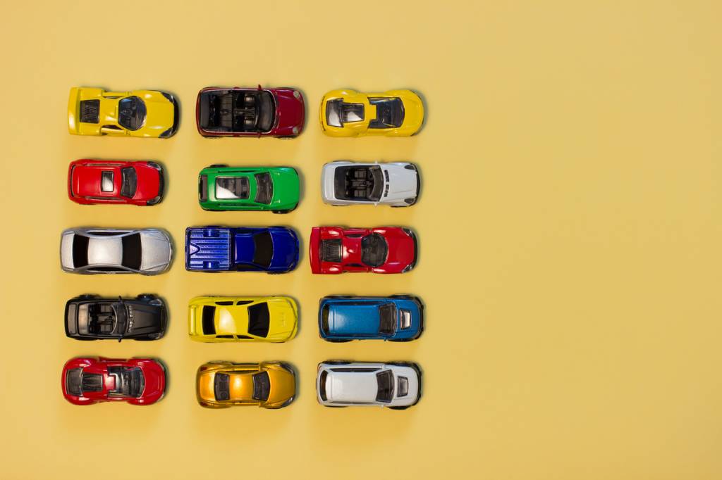Des voitures miniatures
