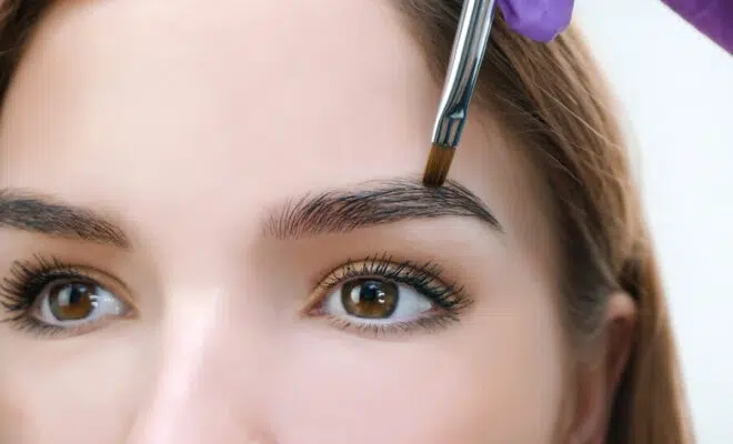 contres indications sourcils