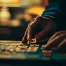 Règles à connaître sur "pe" : mot de 2 lettres au Scrabble qui est valide