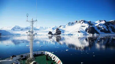 Croisières polaires avec Ponant : Antarctique et Arctique en toute sécurité !