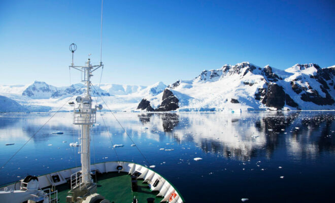 Croisières polaires avec Ponant : Antarctique et Arctique en toute sécurité !