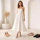 découvrez quelle couleur de chaussure choisir pour sublimer une robe blanche immaculée et créer un look élégant et harmonieux en toutes occasions.