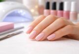découvrez nos astuces efficaces pour prolonger la tenue de votre vernis à ongles gel et garder des ongles impeccables plus longtemps.
